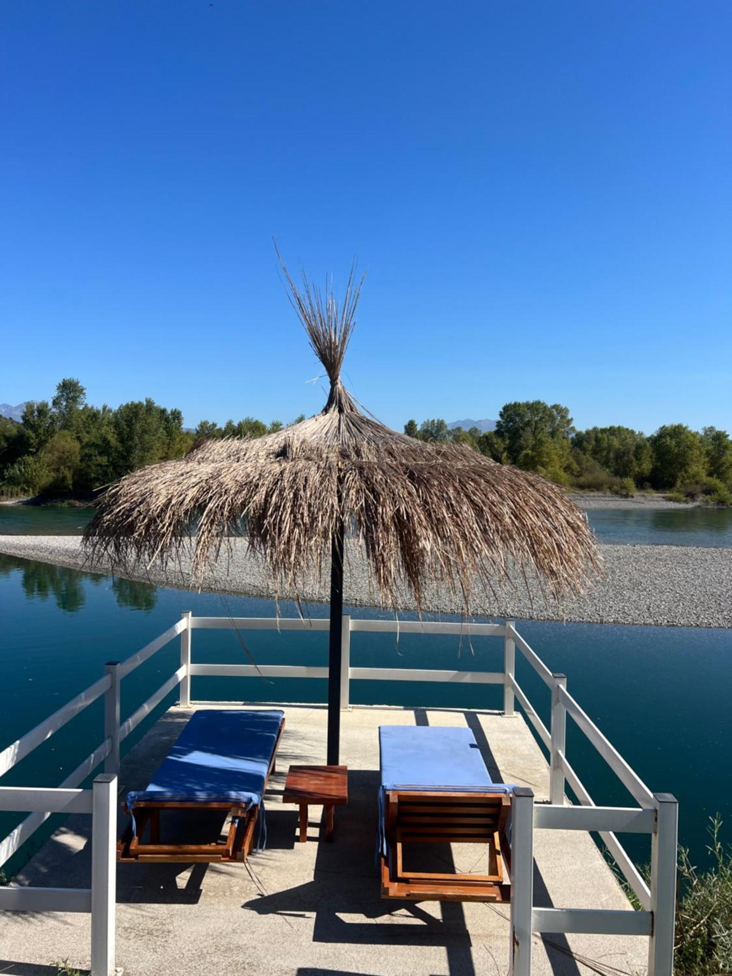 Villa Teverde Shkodër エクステリア 写真